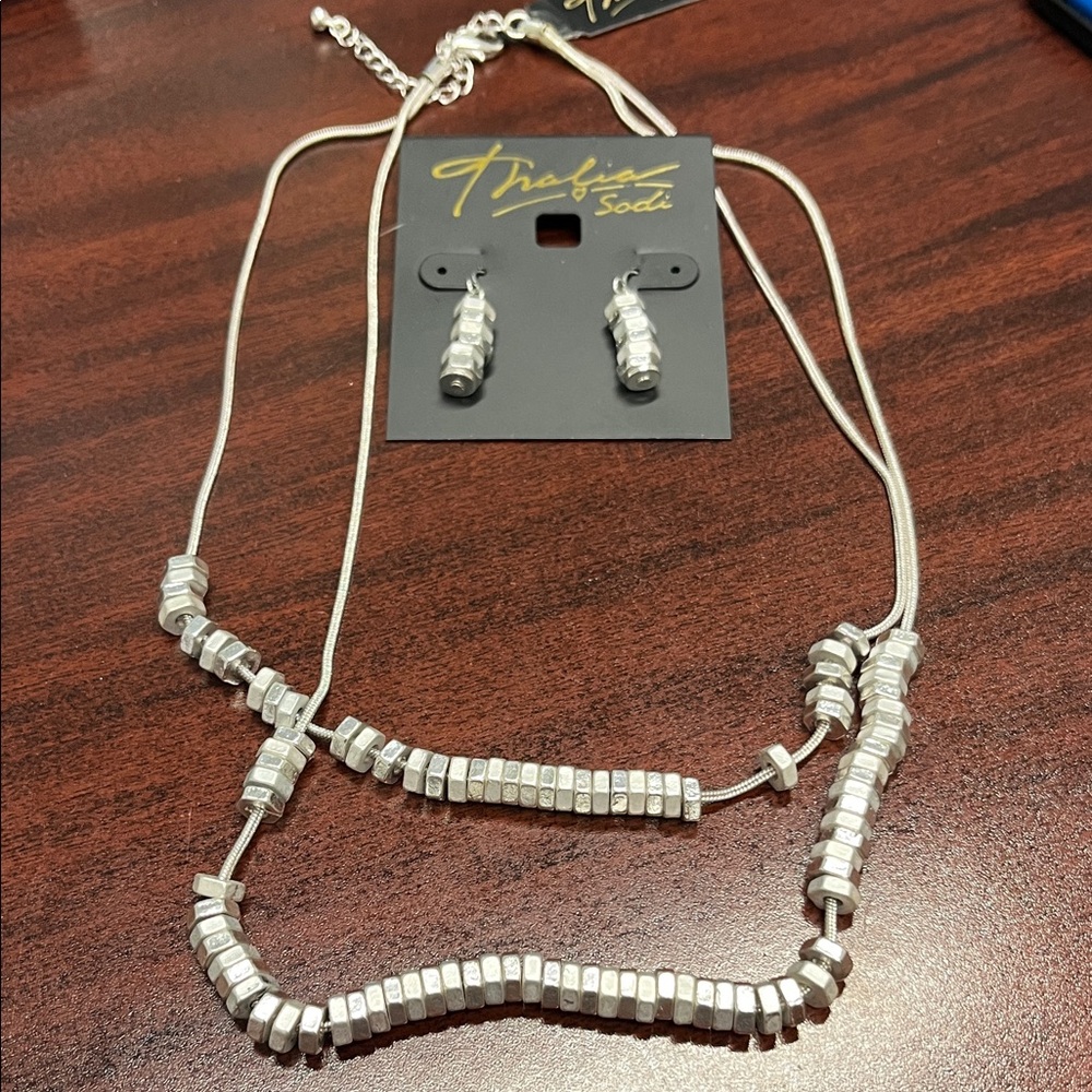 Thalia Sodi  Silver Geometric Necklace Set!  New!  Necklace and earrings.